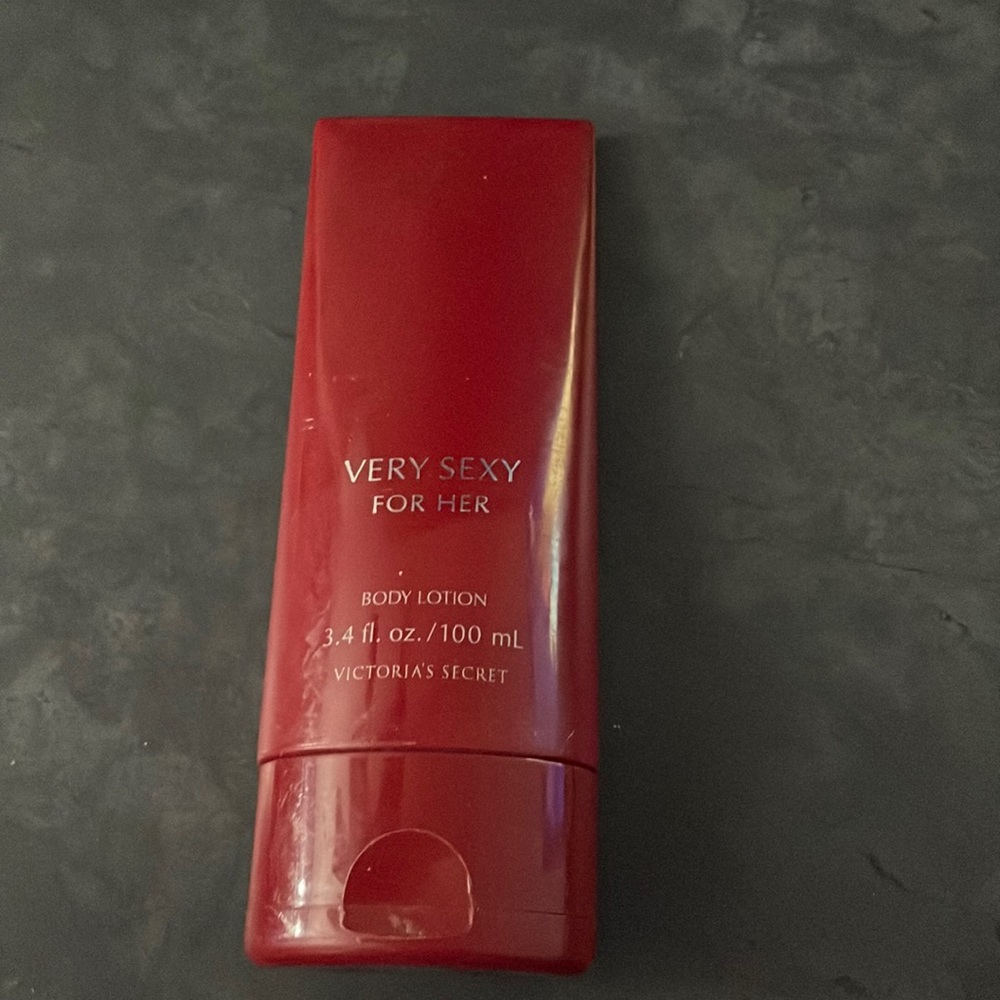 Victoria’s Secret Very sexy body lotion